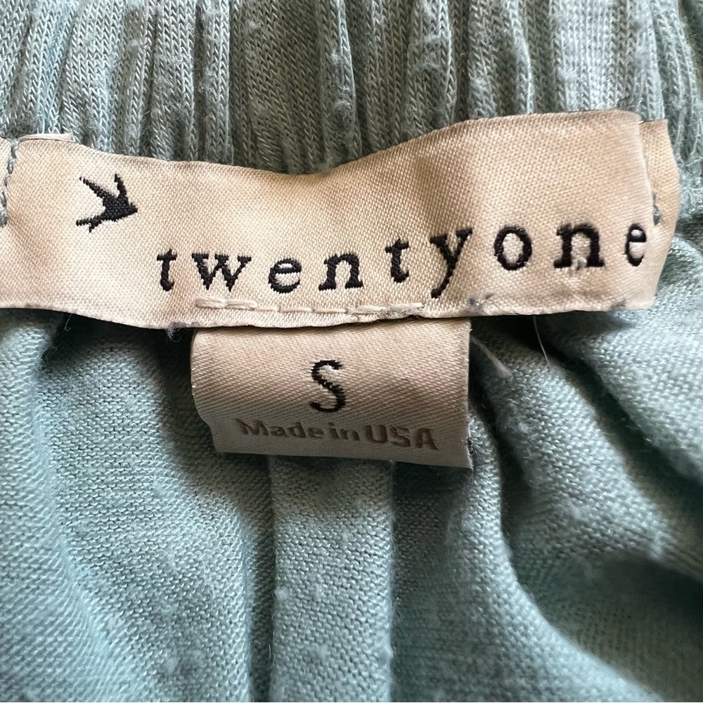 seafoam green top - Picture 4 of 4